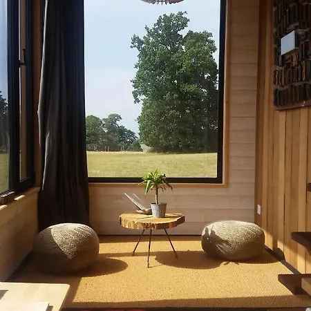 La Tiny Du Parc : Saint Symphorien Des Monts Lodge